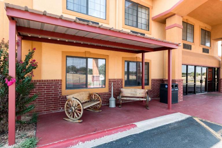 Econo Lodge Lubbock I-27 — photo 4