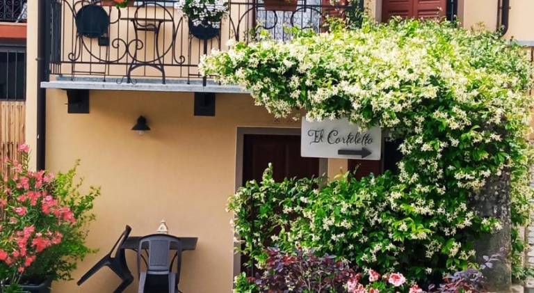 Apartment with 1 room for 5 persons in La Morra