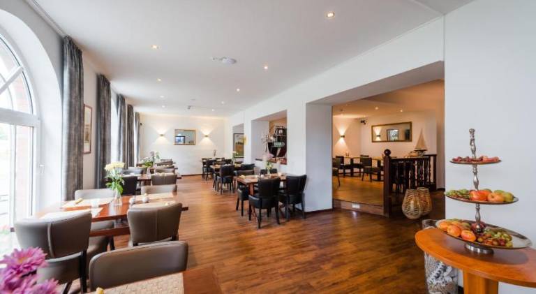 WH Hotels Papenburg Zentrum — photo 3