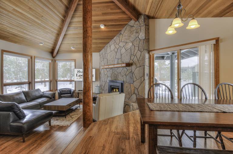 4 Bedroom 2.5 Bath home A/C, Pet Friendly, Hot Tub — photo 4