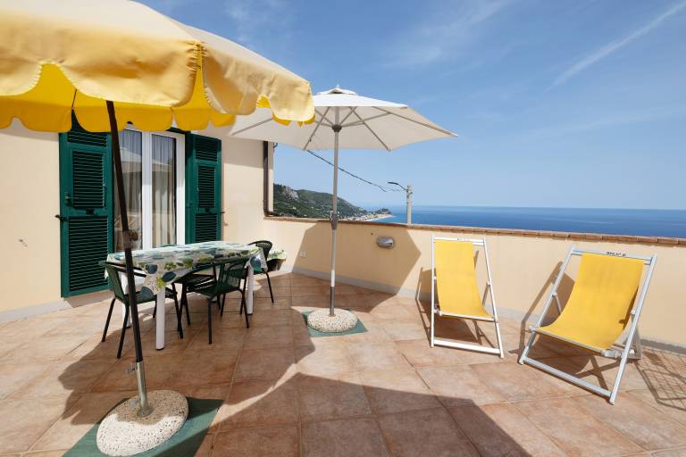 Beautiful holiday apartment with pool, garden & patio | Sea view | Beach nearby | Pets are welcome — photo 2