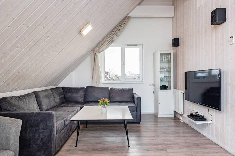 House with hot tub, terrace & sauna — photo 2