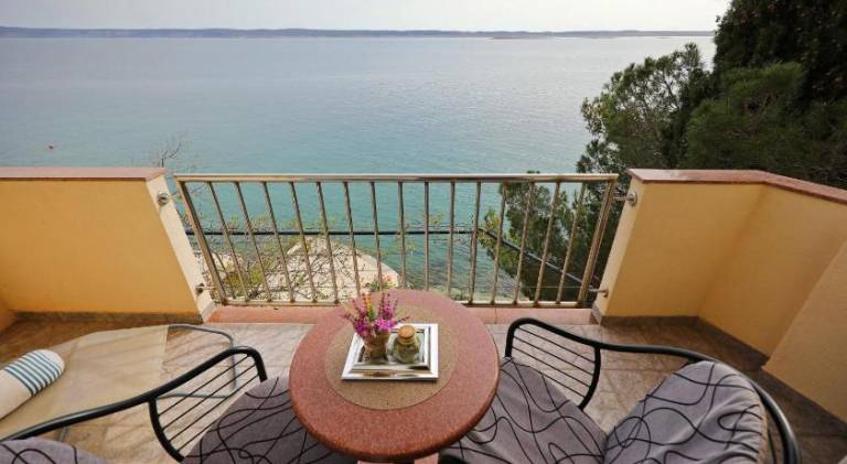 Holiday apartment with yard, grill & terrace — photo 3