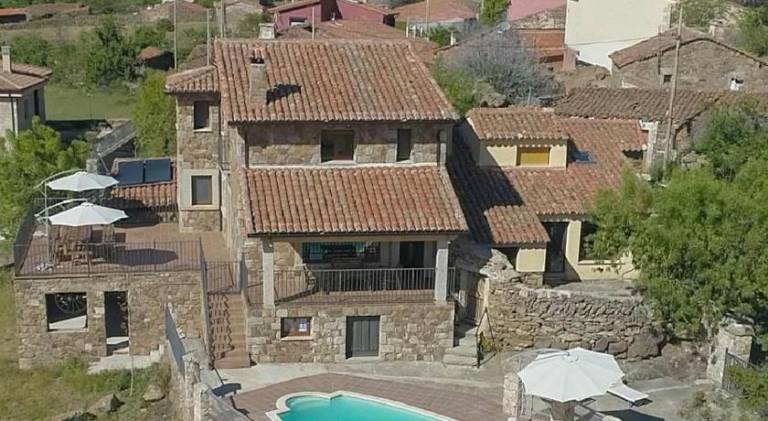 Vacation home with pool in Ávila