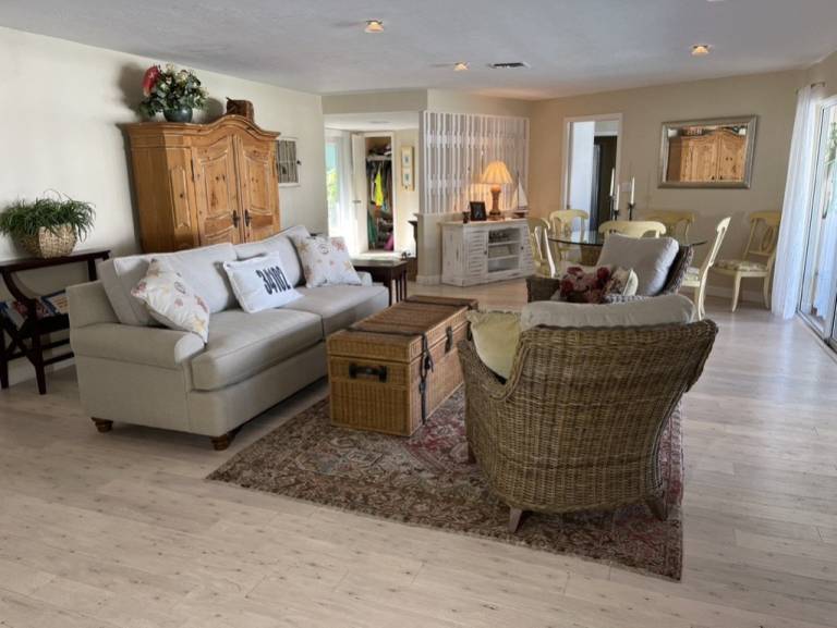 Waterside Home minutes to the Beach — photo 4
