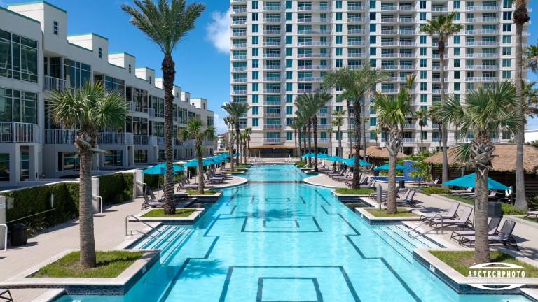 Family-friendly condo with private pool | Next to the beach | Pets are welcome in South Padre Island, TX