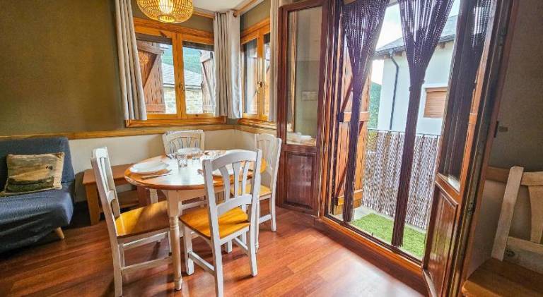 Rental apartment with 2 rooms for 6 persons — photo 2