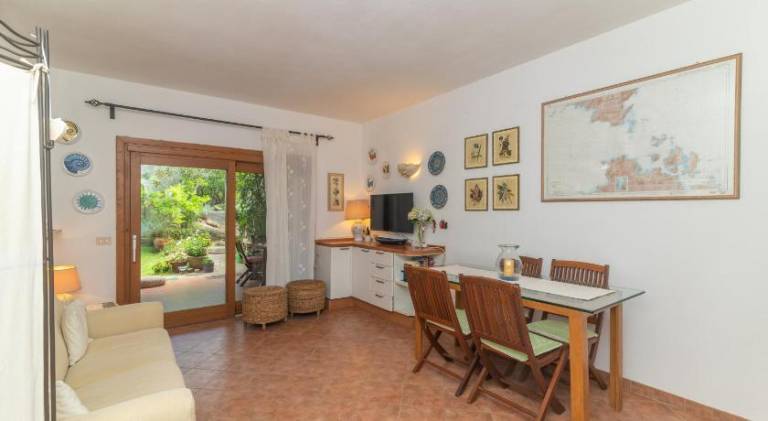 Vacation home with 2 rooms for 5 persons in Palau