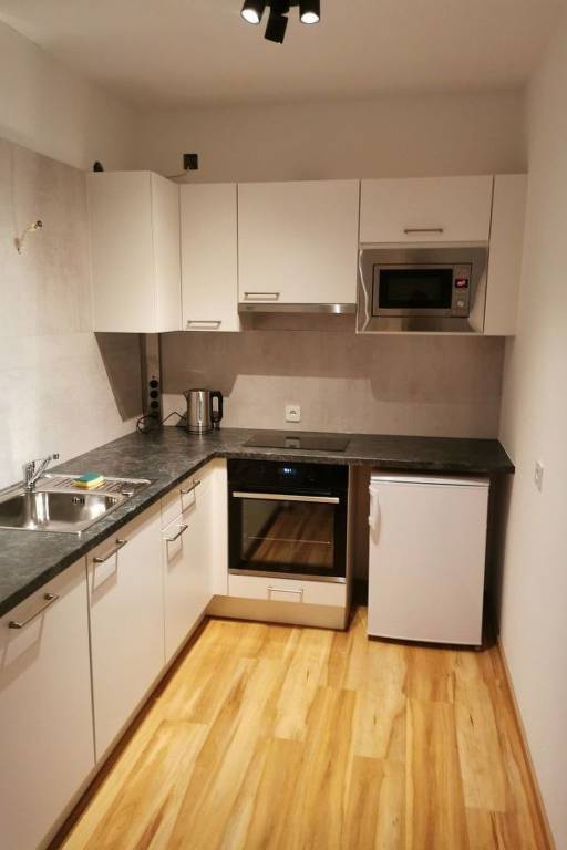 Apartment with yard — photo 5