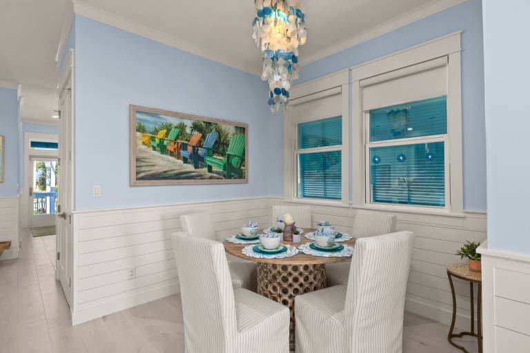 Children-friendly vacation home with yard & pool | Beach nearby | Pets are welcome — photo 4