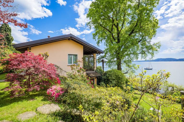 Villa  Belgirate