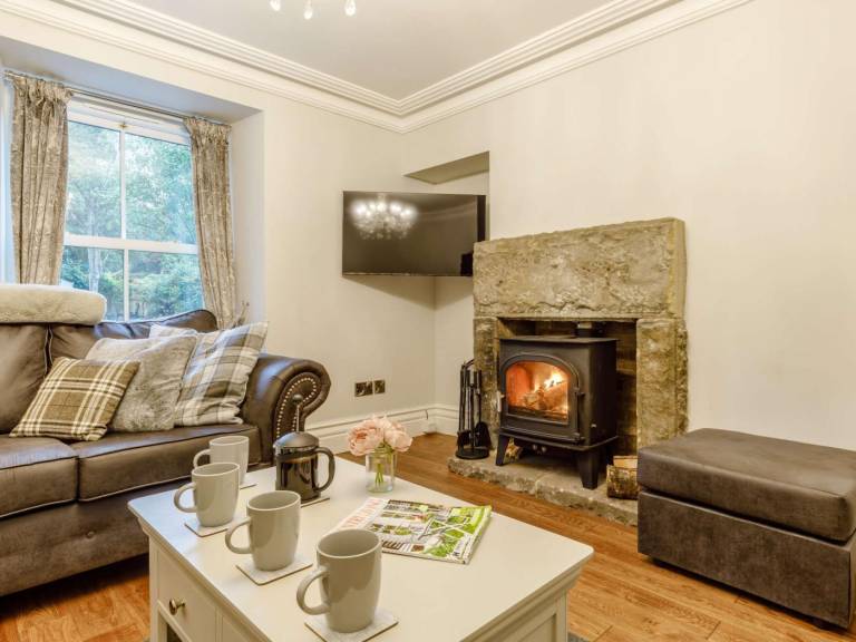 Cottage with jacuzzi & garden — photo 4