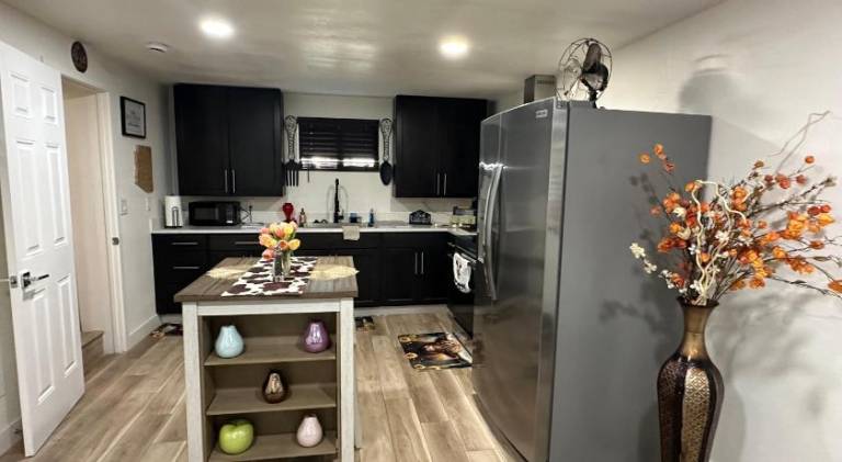 House with 1 room for 4 persons in Kingman, AZ