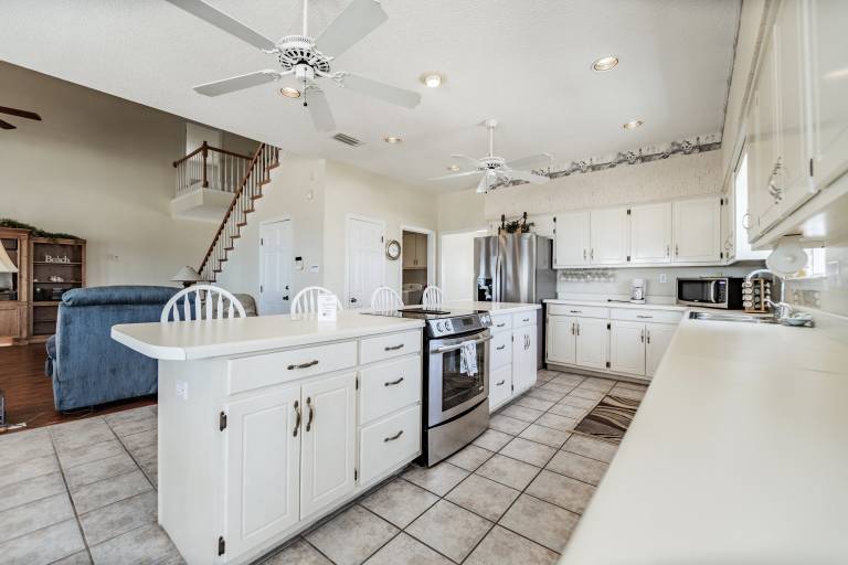 Relaxation - 2926 Bienville Bl — photo 4