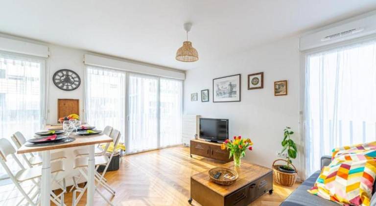Charming apartment | Pets are welcome in Massy