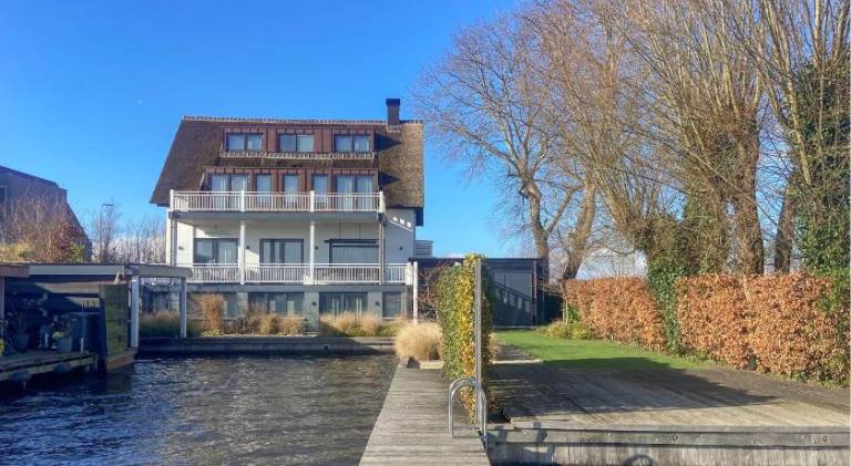 260 m&sup2; Ferienhaus
