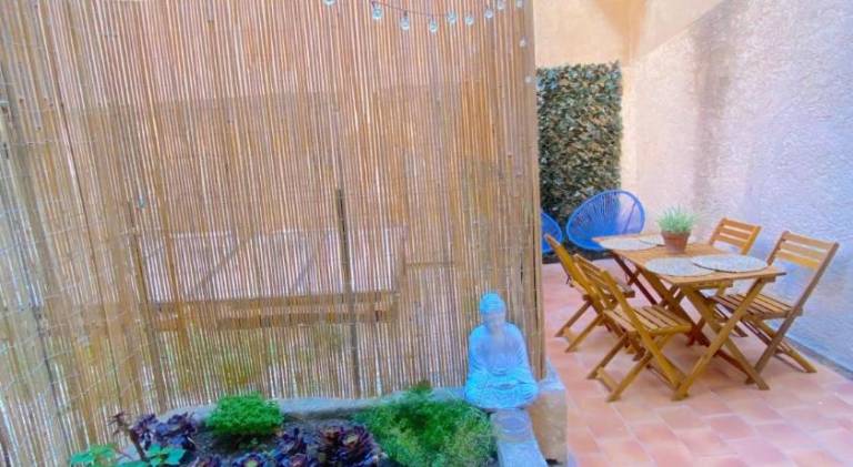 Holiday apartment with terrace & yard in Sanary-sur-Mer