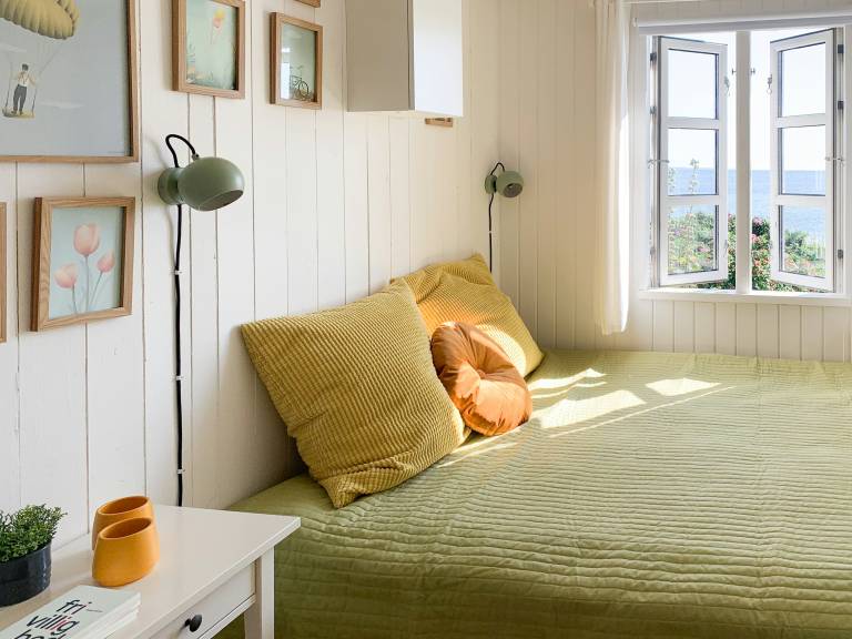 Beachfront house at Hølken beach — photo 4