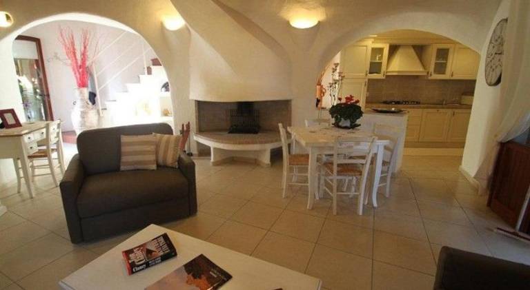 Villa with hot tub & pool — photo 2