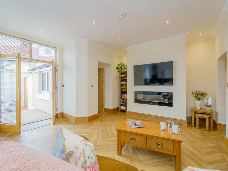 Cottage  Deganwy
