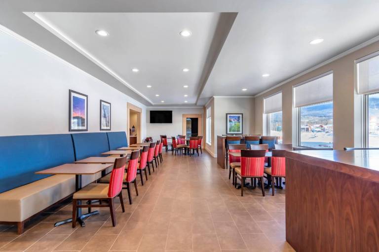Comfort Inn & Suites — photo 5