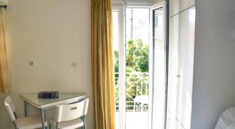 Apartment with terrace — photo 2