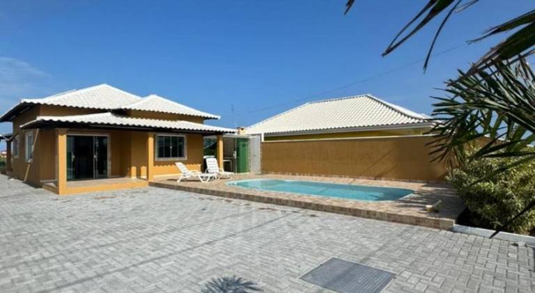 Vacation home with pool — photo 4