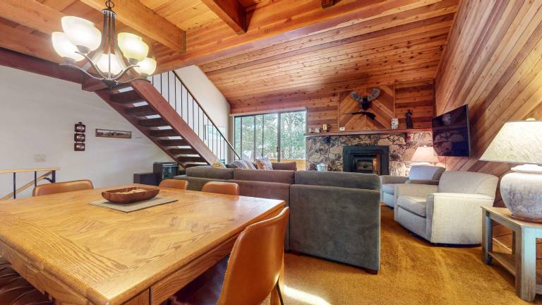 Condo with sauna & BBQ | Mountain view — photo 4