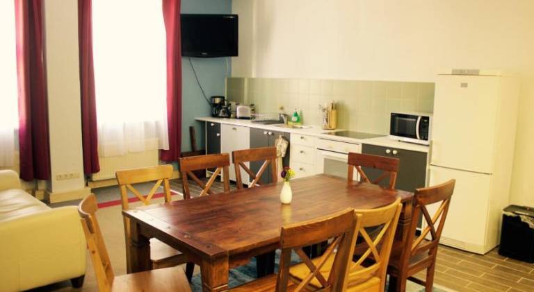 Apartment with barbecue, terrace & garden — photo 3