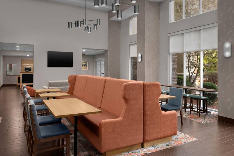 Hampton Inn & Suites Huntersville — photo 3