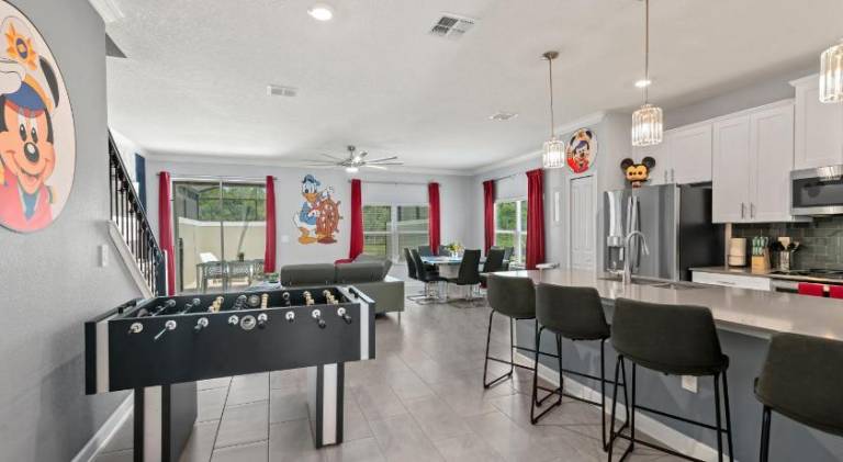 House with pool — photo 3