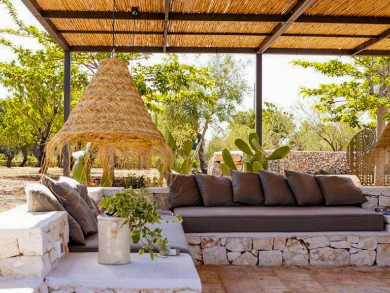 Vacation home with private pool, garden & grill — photo 4