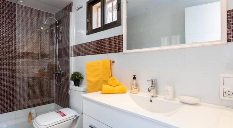 Wonderful holiday apartment with heated pool & patio | Beach nearby | Dogs allowed — photo 2