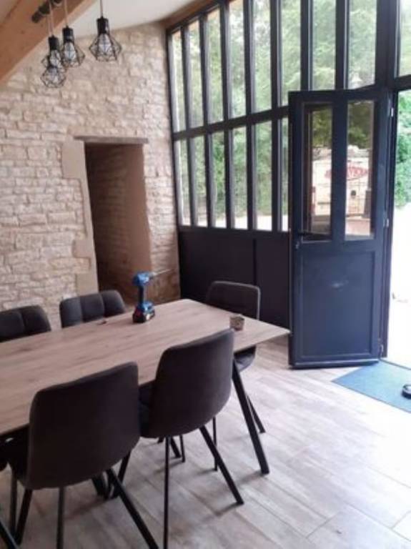 Country House 'Domaine du Val Bruant' with Shared Terrace and Wi-Fi in Chaumont