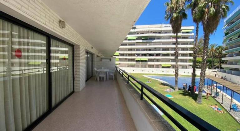 Rental apartment with terrace, pool & yard — photo 5