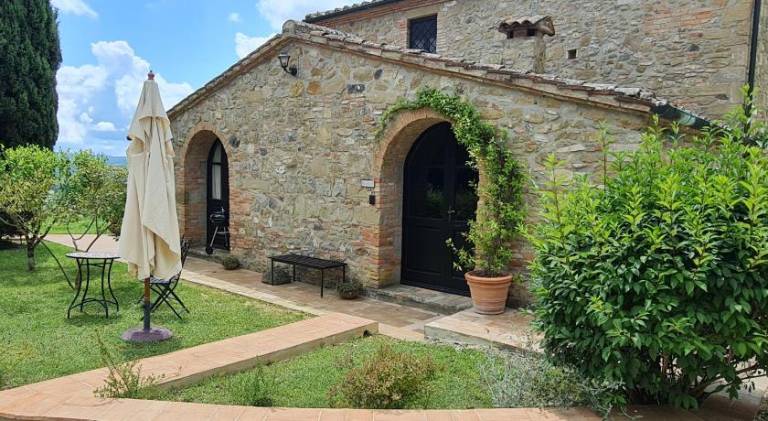 Holiday apartment with pool | Pets allowed in Radicofani