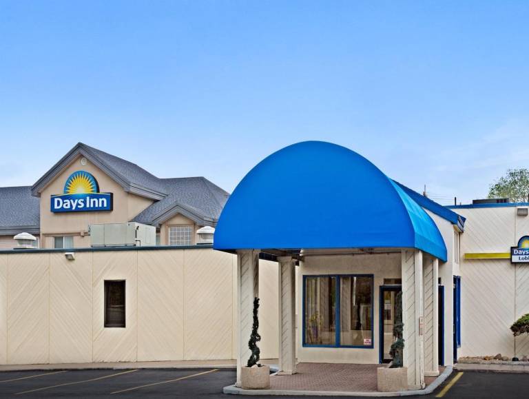 Comfort Inn & Suites Golden - Denver West in Lakewood, CO