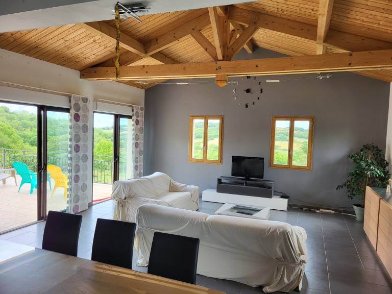 Vacation home with grill, terrace & pool | Garden view | Good for workation — photo 4