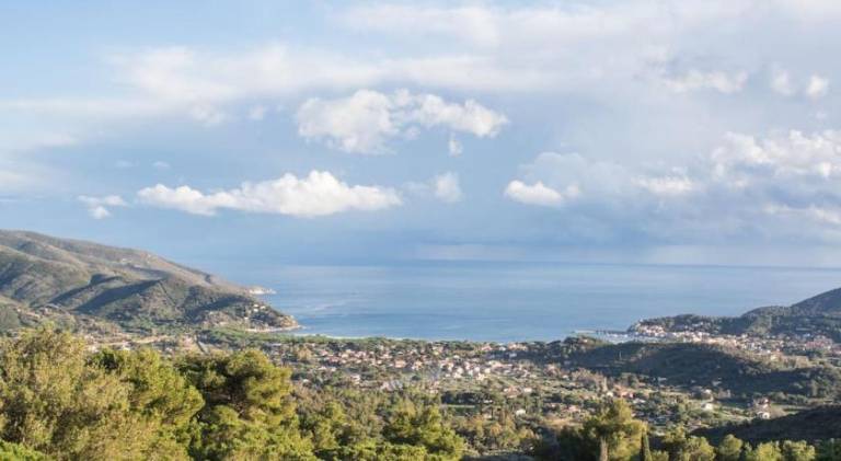 Vacation home with 3 rooms for 6 persons in Marciana