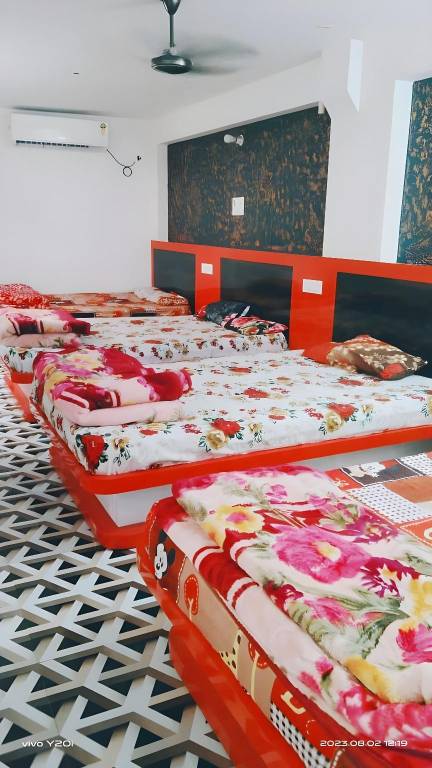 Varsha Room Service-kamal penter — photo 5