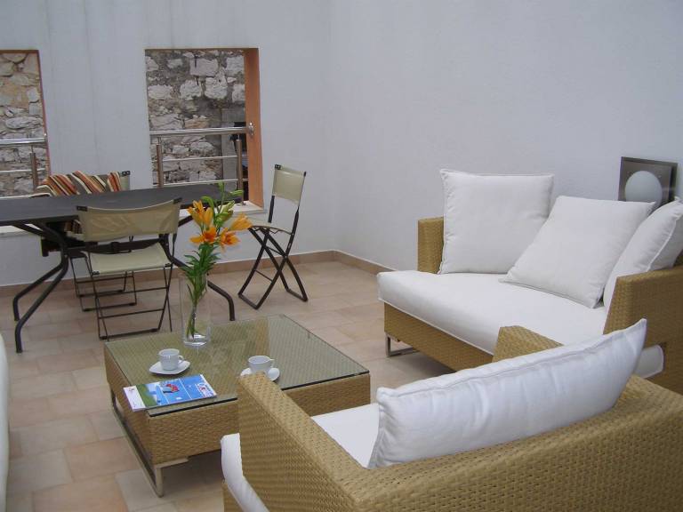 Children-friendly wonderful rental apartment with patio | City view | Pet-friendly — photo 2