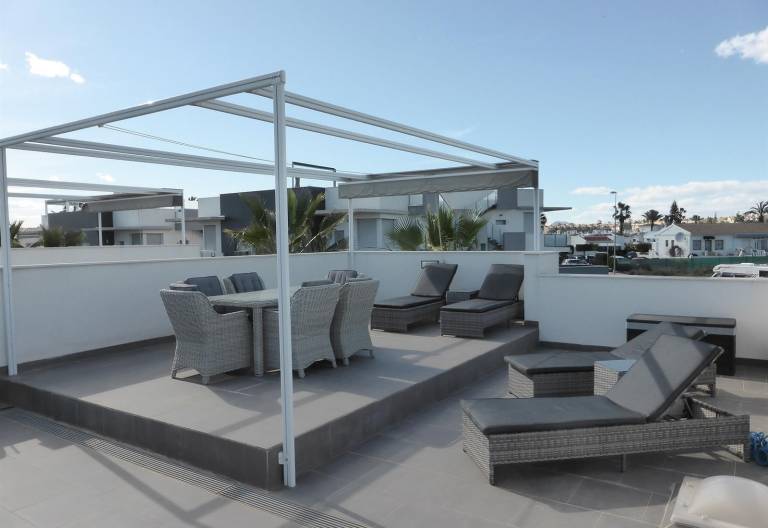 90 m&sup2; Villa