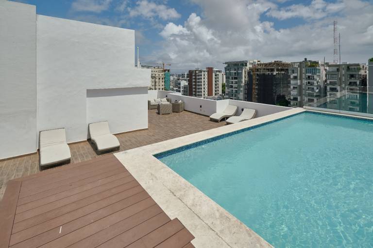 &reg; Coral Park Tower DowntownSD Pool Gym Balcony