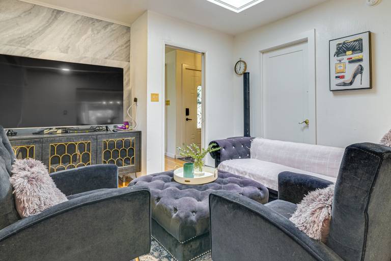 Work & Relax! Updated Walnut Creek Home w/ Office — photo 4
