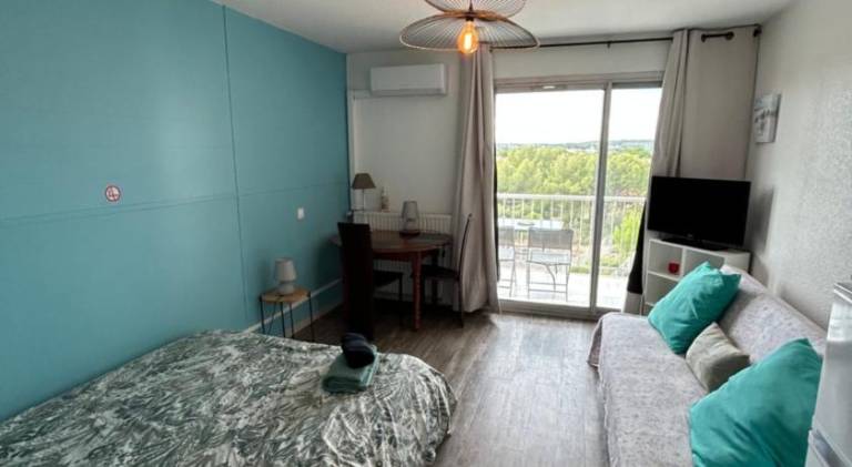 Pleasant apartment with pool | Pets allowed — photo 2
