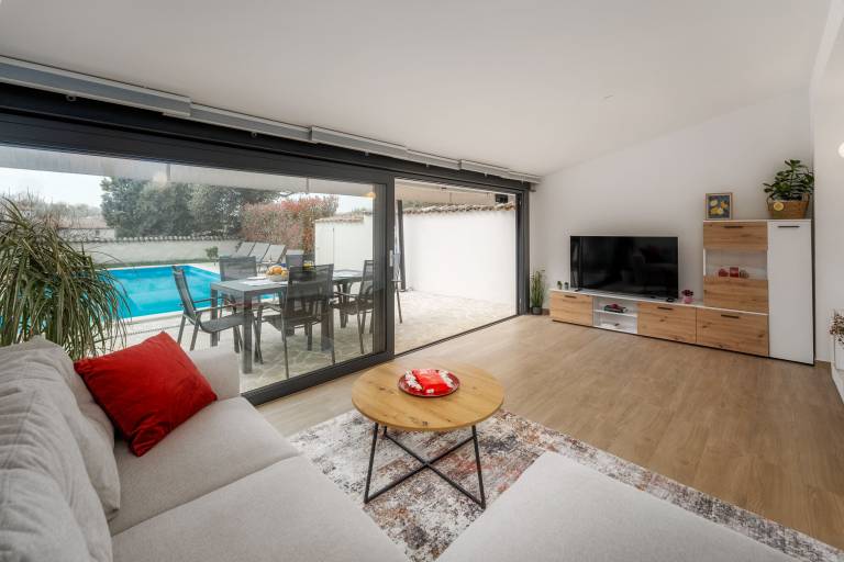 Fully equipped vacation home with patio, private pool & yard | Panoramic view | Pets allowed — photo 2
