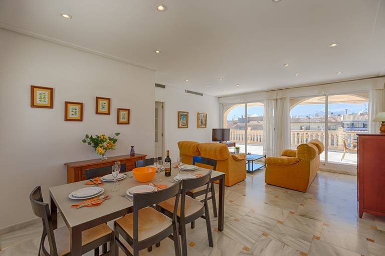 Holiday apartment with patio — photo 5