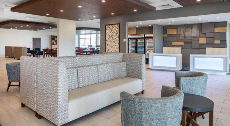 Holiday Inn Express & Suites Ludington By IHG — photo 5