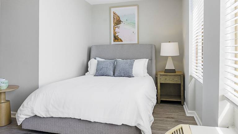 Studio flat  East Central