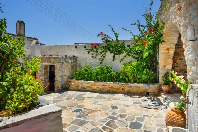 Vacation home with garden & terrace | Mountain view — photo 4